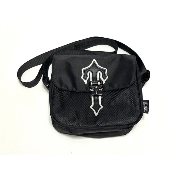 TRAPSTAR Crossbody Reflective Irongate Black Square Bag Nylon Adjustable Strap - Picture 1 of 9
